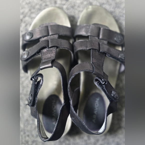 Aravon Rockport Standon T Bar Metallic Size 8 Sandals CH0417 Adjustable - Picture 9 of 11